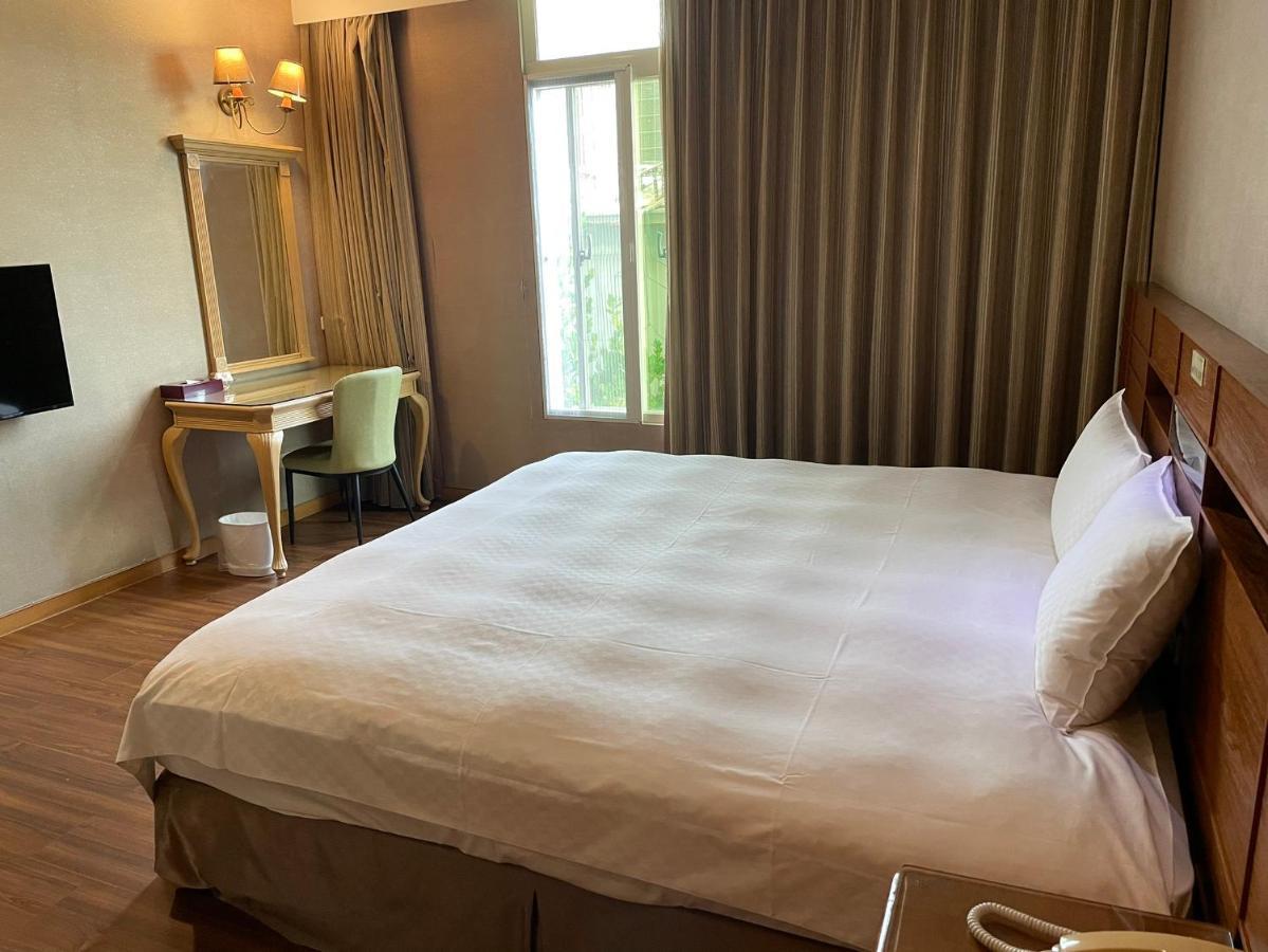 Chia Shih Pao Hotel Taibao Exterior photo