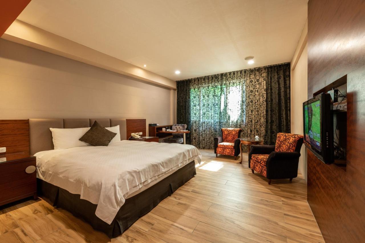 Chia Shih Pao Hotel Taibao Exterior photo