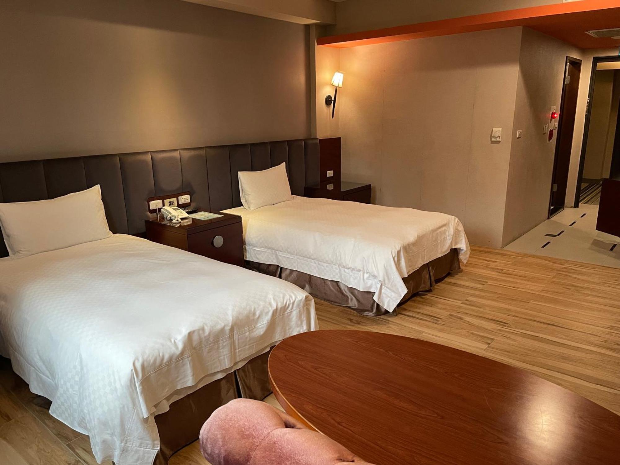 Chia Shih Pao Hotel Taibao Exterior photo